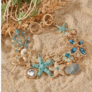 💙 Betsey Johnson Stunning Seashell Starfish Bracelet 💙